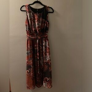 Lovely worn once 100% polyester machine washable